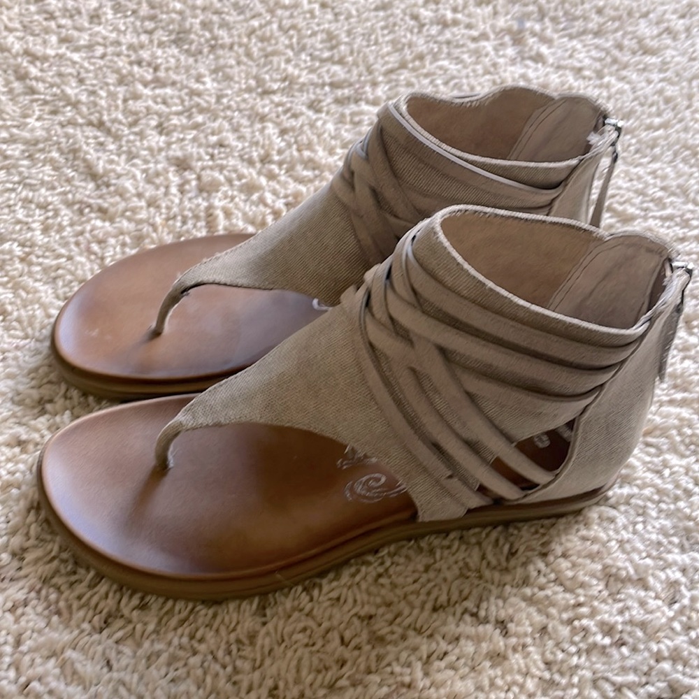 Very G sandals